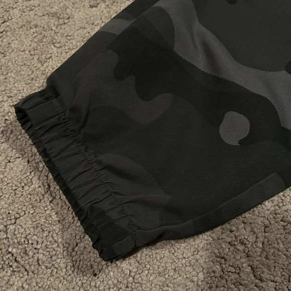 NWOT cargo black and grey camo joggers - Picture 3 of 4